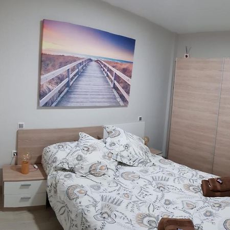 Apartamento Barajas. Aeropuerto/Ifema Madrid Buitenkant foto